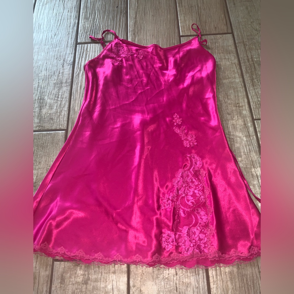 💕Hot pink Victoria’s Secret slip dress